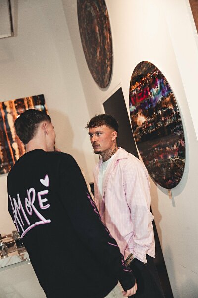 GINVI, GINVI Art Gallery, Ginvi Rotterdam, Ginvi events, Ginvi gallery event, Love Language launch party, Love Language kleding, fashion launch Rotterdam, kunst en mode event, art gallery event Rotterdam, Feyenoord, Feyenoord Rotterdam, Feyenoord speler Hartman, Quilindschy Hartman, Hartman Feyenoord, Feyenoord voetballer Hartman, Hartman Feyenoord kunst, Feyenoord kunst Rotterdam, Feyenoord speler event, voetbal en kunst, sport en kunst event, Rotterdam events, exclusief event Rotterdam, lifestyle event Rotterdam, mode en kunst samenwerking, creatieve events Rotterdam, bekende Nederlanders event, BN’er event Rotterdam, Ginvi Feyenoord samenwerking