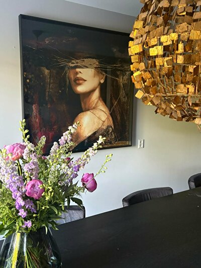 schilderij op maat, maatwerk schilderij, exclusief schilderij, luxe schilderij, handgemaakt schilderij, modern schilderij, abstract schilderij, kunst op maat, kunst voor interieur, wanddecoratie luxe, groot schilderij, design schilderij, interieur kunst, bladgoud schilderij, Swarovski kunst, zwart baklijst schilderij, uniek kunstwerk, eigentijdse kunst, woonkamer schilderij, kunst voor thuis, luxe wanddecoratie, Nederlands design, GINVI, Apien, Giulia schilderij