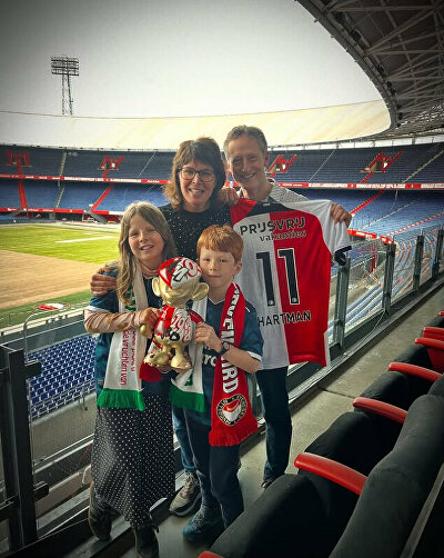 #Ginvi #FeyenoordPlay #Univé #Binkie #KunstOpMaat #CustomArt #Rotterdam #Samenwerking #Feyenoord #UniekRelatiegeschenk