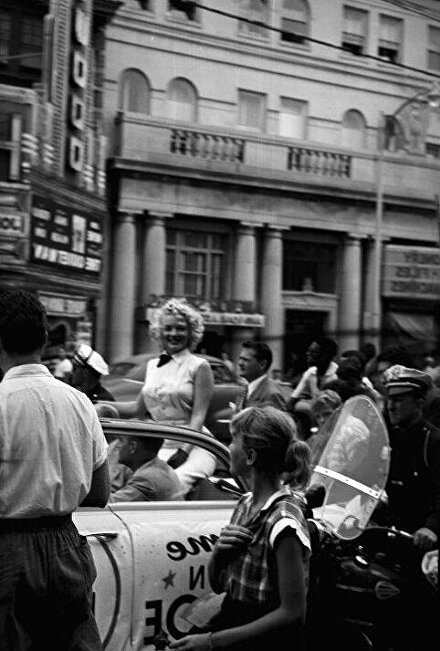Marilyn Monroe Car GINVI artgallery rotterdam marilynmonroe originalphotomarilynmonroe resinart epoxyart wallart rotterdamart