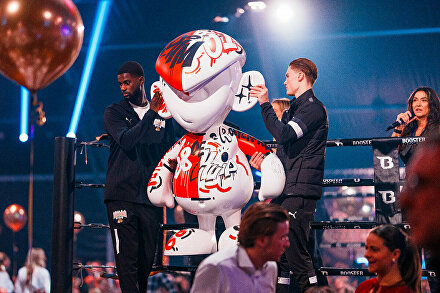 Gladiatoren aan de Maas,GINVI Rotterdam,kunstveiling Rotterdam,goede doelen event Rotterdam,Stichting Mattie,Timothy van Diesen graffiti,Binkie XL,Ginvi kunst,Rotterdam kunstgalerie,graffiti kunstenaar Rotterdam,kunstevent Rotterdam,recordopbrengst veiling,Rotterdam charity event,opbrengst goede doel,exclusieve kunst Rotterdam,maatwerk kunstwerken,Binkie sculpture,Graffiti art Rotterdam,krachtige kunstobjecten,Rotterdam veilingitems,Rotterdam kunstcommunity,Rotterdam creatief,Rotterdam artistiek evenement,unieke kunstobjecten,Rijksmonument Laurenskerk events,Rotterdam boks event,charity veiling Rotterdam,custom art Rotterdam,kunst op maat,Ginvi design team