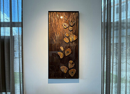 Obi kunstwerk, luxe wandkunst, exclusief kunstwerk, abstract kunstwerk, epoxy kunstwerk, kunst met epoxy, glanzend kunstwerk, goud bruin kunstwerk, warm abstract kunstwerk, luxe interieur kunst, statement piece kunst, handgemaakt kunstwerk, unieke wanddecoratie, traditionele obi stof, obi stof kunst, Japans geïnspireerde kunst, kunst met textuur, goudtinten in kunst, bruintinten kunstwerk, modern luxe kunstwerk, high end wanddecoratie, exclusieve muurdecoratie, kunst voor chic interieur, luxe abstracte kunst, design kunstwerk interieur