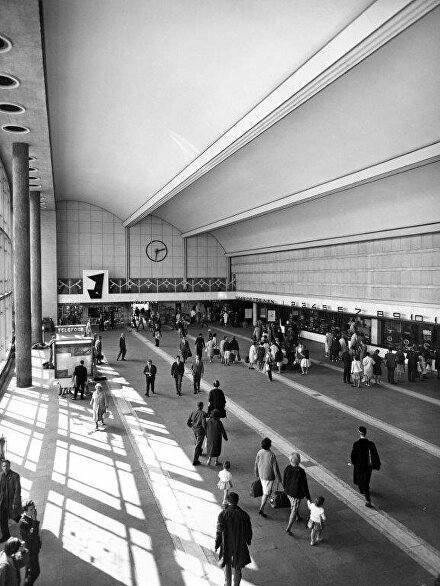 Rotterdam CentraalStation CSRotterdam Historischefoto HistorischRotterdam Stadsarchiefrotterdam vanRavesteyn GINVI ginviart artgallery rotterdamart