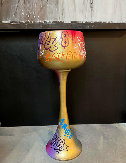 wijnkoeler, luxewijnkoeler, luxeinterieurobjecten, graffitiart, gepersonaliseerdecadeaus, kunstwijnkoeler, stijlvollewijnkoeler, kleurrijkewijnkoeler, uniekewijnkoeler, wijnbar1nul8 1nul8 1nul8kunst