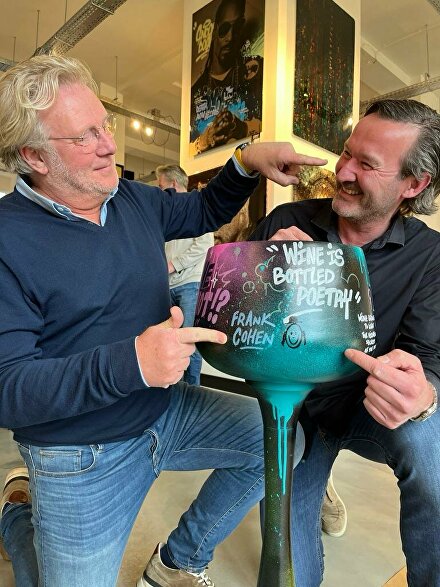 wijnkoeler, luxewijnkoeler, luxeinterieurobjecten, graffitiart, gepersonaliseerdecadeaus, kunstwijnkoeler, stijlvollewijnkoeler, kleurrijkewijnkoeler, uniekewijnkoeler, wijnbar1nul8 1nul8 1nul8kunst