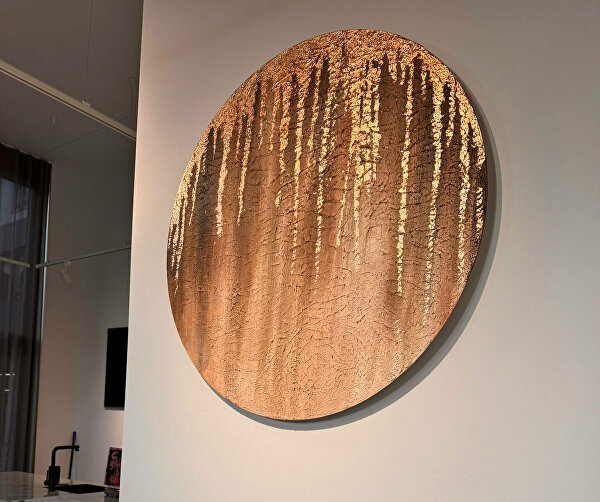 maatwerk kunst, kunst op maat, gepersonaliseerde kunst, exclusieve wandkunst, epoxy kunstwerk, bladkoper kunst, parelmoer kunst, abstract kunstwerk, luxe interieur kunst, kunst voor in huis, kunst aan de muur, drieluik kunst, familiefoto kunst, kunst met emotie, moderne kunst op maat, Ginvi art, Rotterdam kunst, wanddecoratie luxe, kunst met foto, unieke kunstwerken, kunst met textuur, hoogwaardige kunst voor interieur, designer kunst, kunst met epoxylaag, abstracte cirkel kunst, kunst in baklijst, personal art piece, kunst voor woonkamer, huis inrichting kunst, custom art Rotterdam