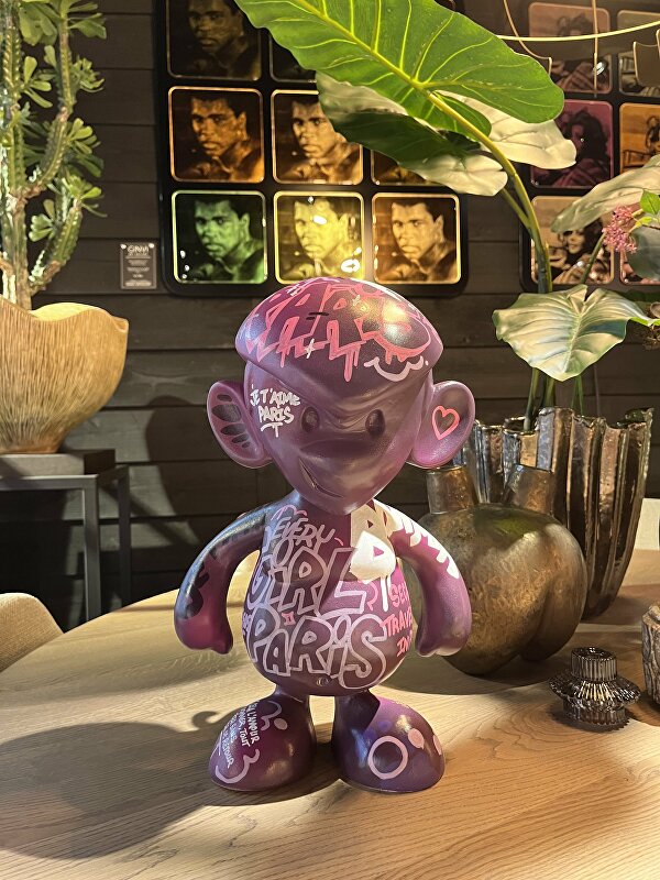Binkie, parijs, maison&objet art mlf gallery van dyson artwork statue artstatue kunstbeeld goudenbeeld