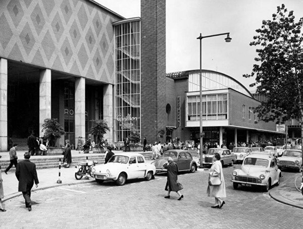 Beurs & Beursplein vanaf de Coolsingel Rotterdam