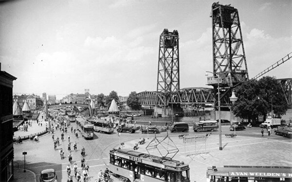 Glasnegatief historich rotterdamse foto Maasbruggen, Koningshavenbrug, de Hef, Konininnebrug Rotterdam Koningshaven