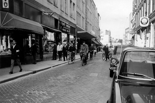 Oude Binnenweg Rotterdam, Rotterdam jaren 60, historische foto's Rotterdam, straatbeeld 1968, winkelstraat Rotterdam geschiedenis