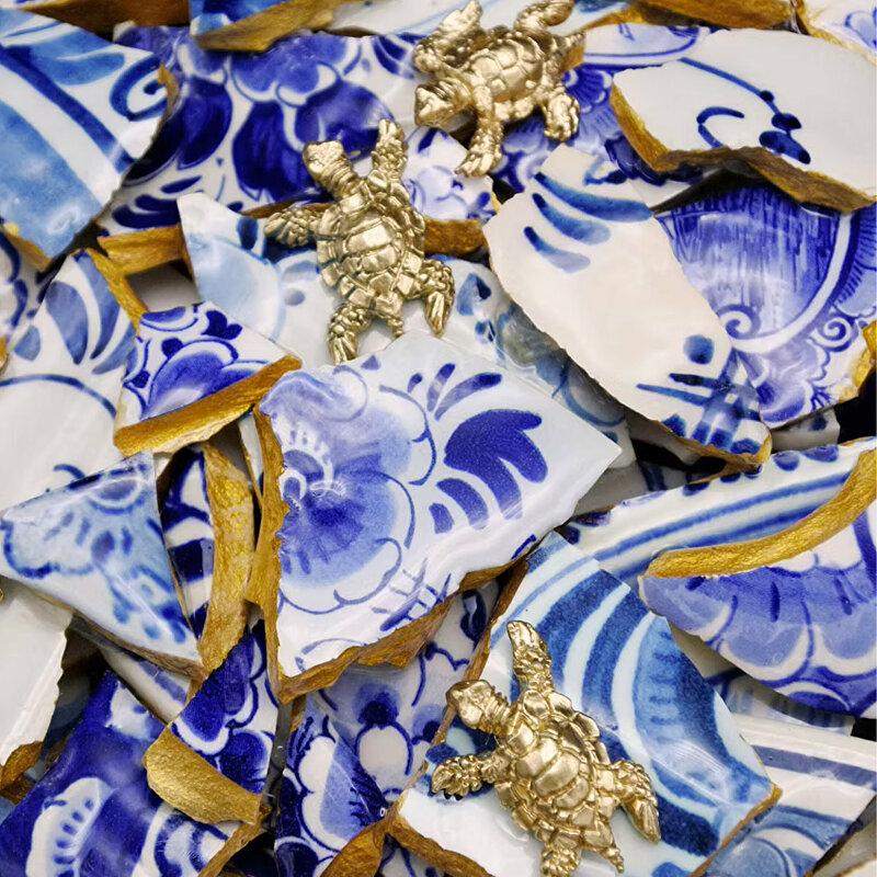 Delfts Blauw Hart, ginvi,  Koro Delft Blua, mart krijger, kunst op maat, hart met schildpadden, gouden hart en delftsblauw, delftsblauwe kunst, 3d schilderij, kunstkopen rotterdam