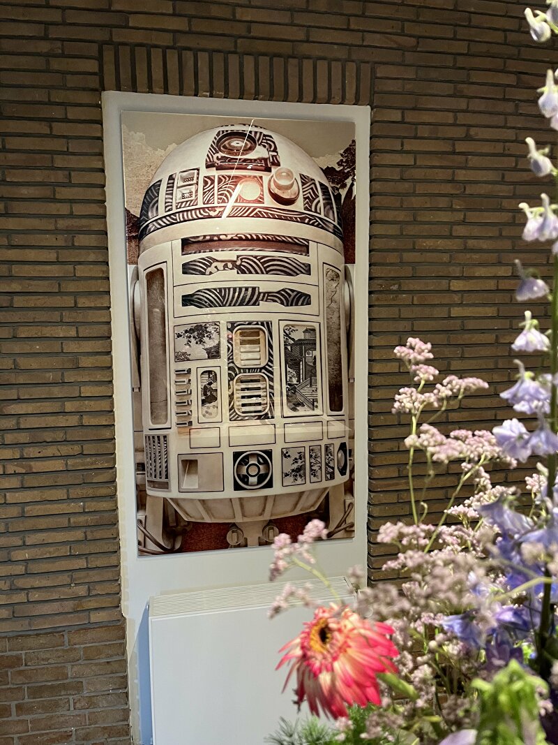 R2D2, R2D2 schilderij, starwarsschilderij, kunstopmaat,luxekunstwerk, parelmoerkunstwerk, maatwerkschilderij, luxe schilderij, uniek schilderij, ginvi, artgallery