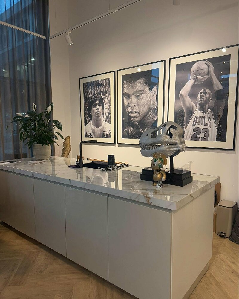 Diego Maradona, Muhammad Ali, Michael Jordan​, schilderijen, zwartwit met goud schilderij, ginvi, artgallery, kunst op maat, luxe schilderijen, luxe kunstwerken, exclusieve