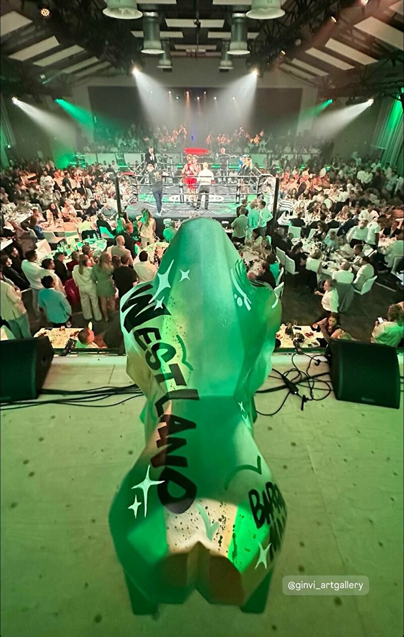 #VillaJade #WestlandGala #Ginvi #ArtForGood #CustomMadeArt #GraffitiArt #VanDyson #BoxingMeetsArt #CharityEvent