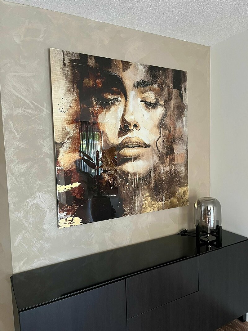 #customart #interieurkunst #muurkunst #wanddecoratie #artinterior #kunstvoorjethuis #epoxykunst #handgemaaktekunst #kunstaanjemuur #artwithmeaning #bladgoudkunst #glitterkunst #epoxyartwork #mixedmediaart #artdesign #luxekunst #abstractportrait #statementart #handgeschilderd #ginvi #annepienart #rotterdamart #nederlandsekunst #kunstopbestelling