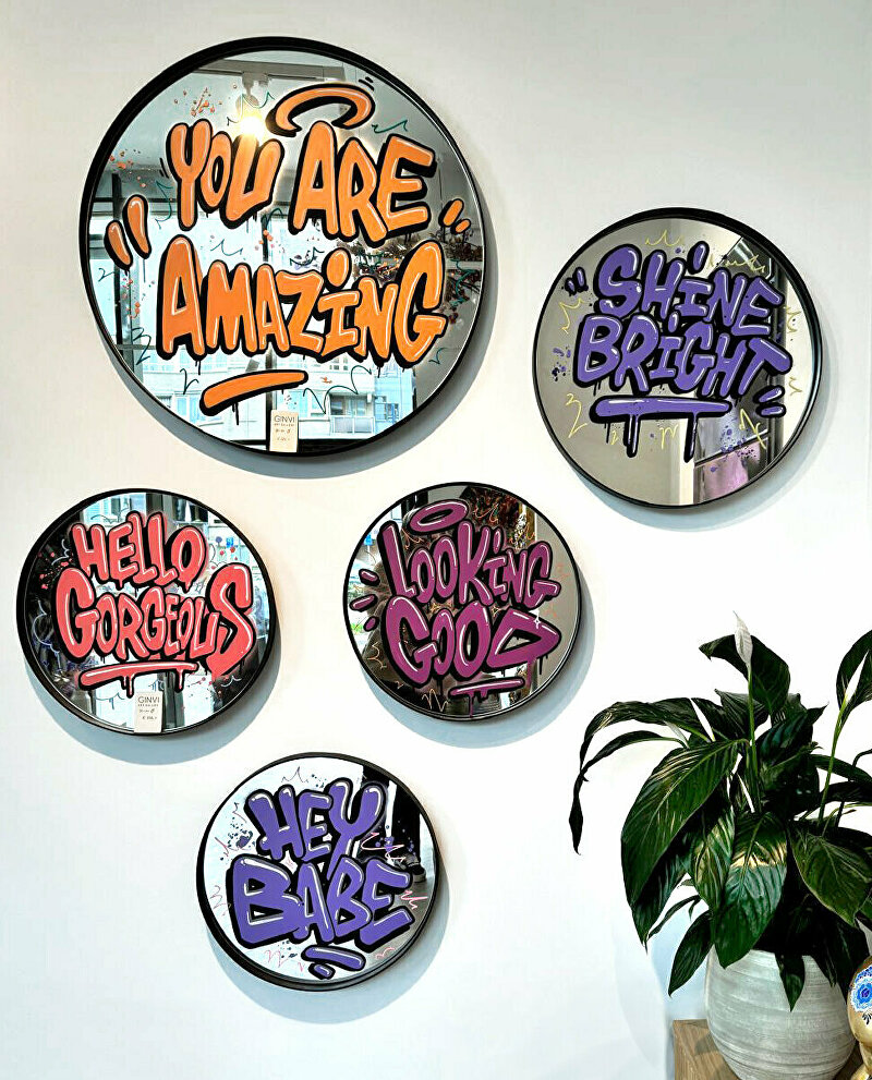 spiegel, morrorquote, spiegeltekst, graffitiquote, graffitiart, handgemaakt, custommade  art, ginvi, spiegelteksten, spiegelmuur, spiegelwand, meerderespiegelsopeenmuur, schilderij kopen rotterdam, schilderij alexandrium, schilderij barendrecht, schilderij capelle aan den ijssel.