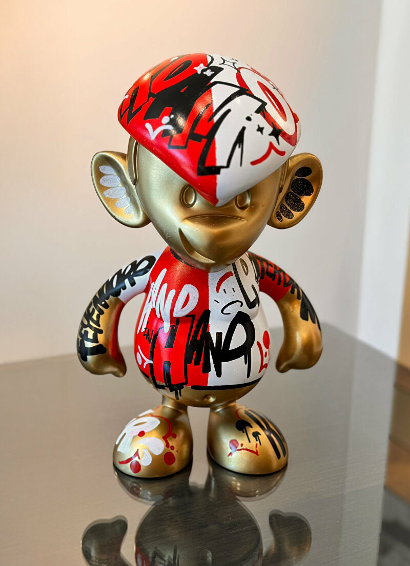Binkie Feyenoord, Feyenoord kunst, Feyenoord beeldje, Feyenoord cadeau, rood wit kunstwerk, Rotterdam kunst Feyenoord, Feyenoord fan cadeau, graffiti kunst Feyenoord, kunst kopen Rotterdam, handbeschilderd beeld Feyenoord, Feyenoord decoratie